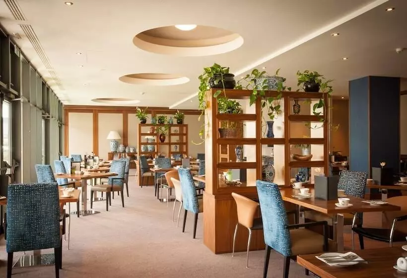 ホテル Cork International