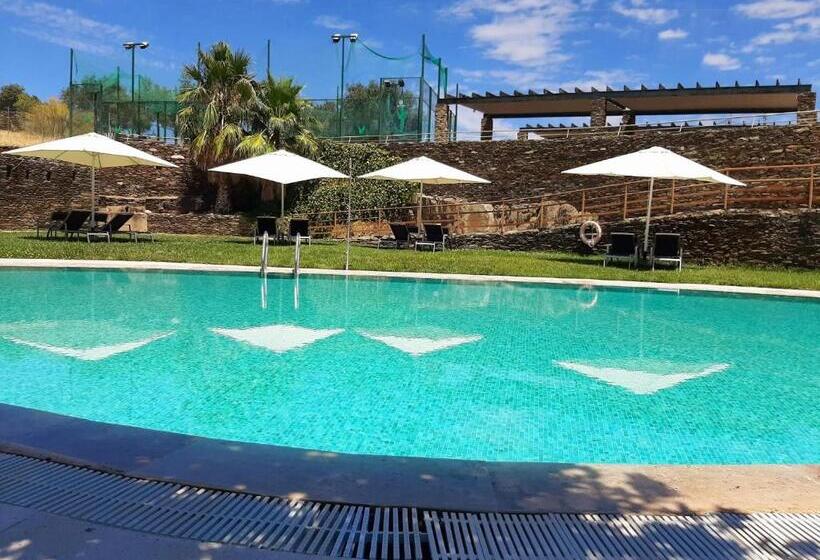 هتل Hospedería Conventual De Alcántara