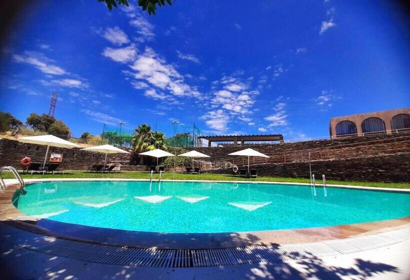 هتل Hospedería Conventual De Alcántara