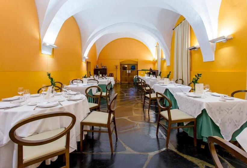 هتل Hospedería Conventual De Alcántara