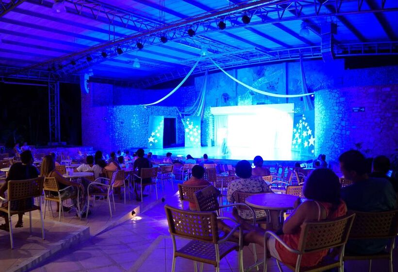 Отель Occidental Tamarindo All Inclusive