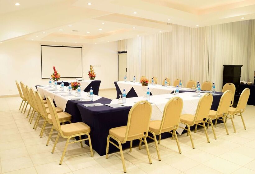 Отель Occidental Tamarindo All Inclusive