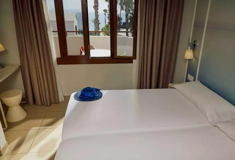 Grupotel Flamingo Beach