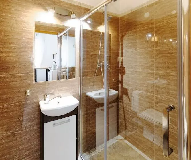 Old Town Kanonia Hostel & Apartments