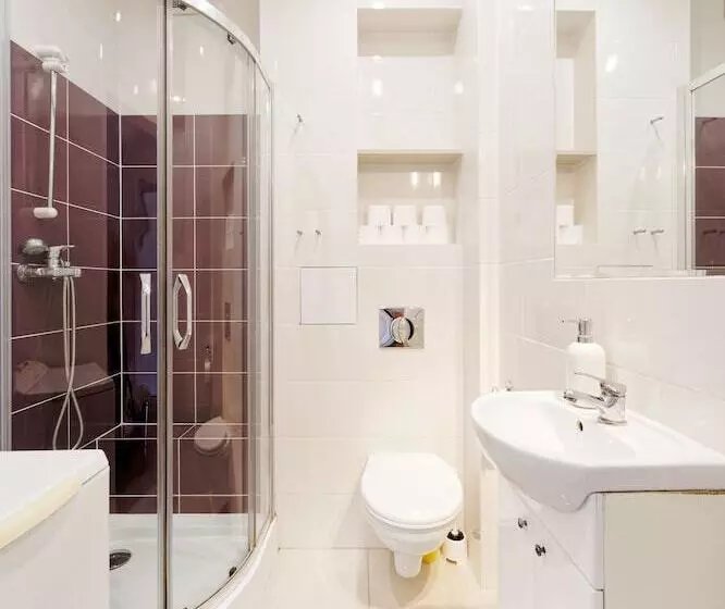 Old Town Kanonia Hostel & Apartments