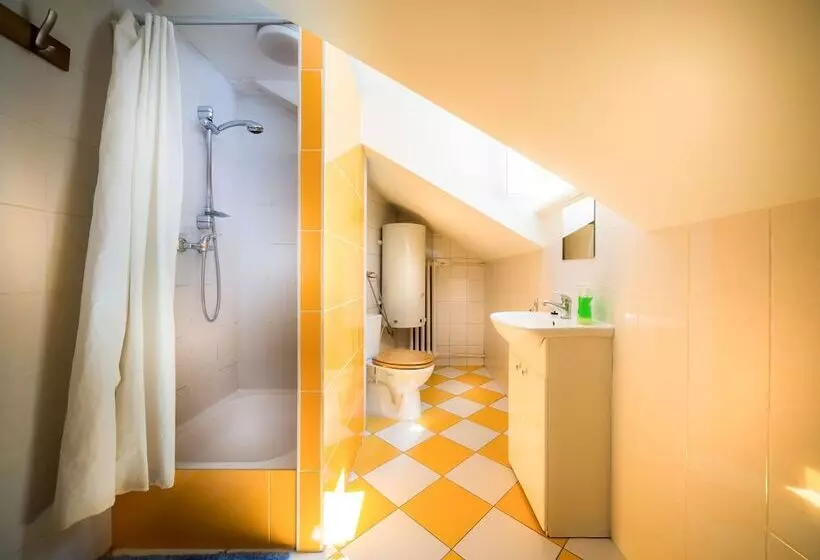 Old Town Kanonia Hostel & Apartments