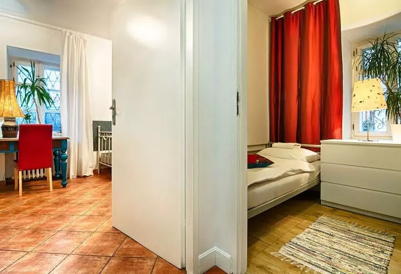 Old Town Kanonia Hostel & Apartments