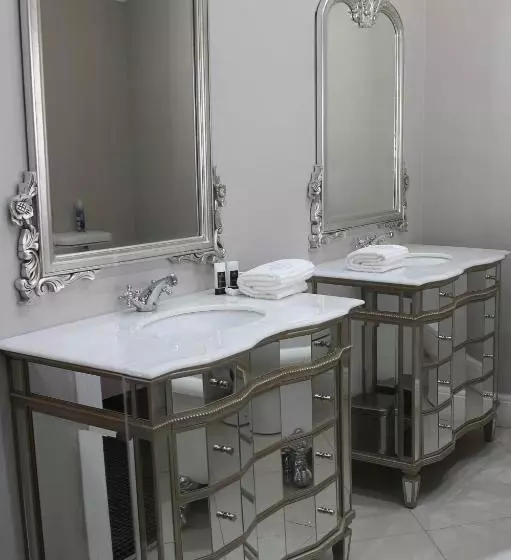 Hotelli The Kingsman Boutique