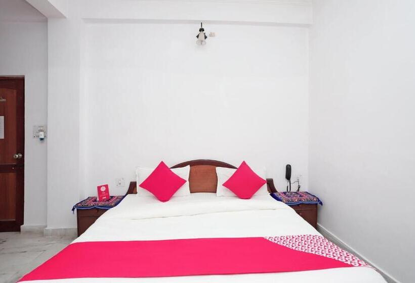 پانسیون Oyo 40107 The Holiday Homes