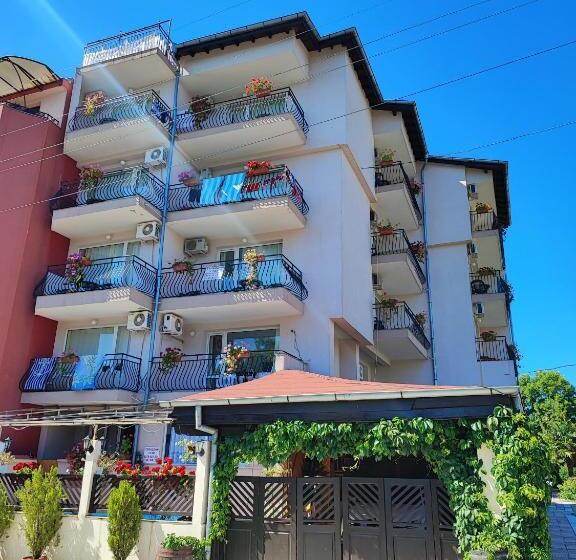 پانسیون Kovachevi House