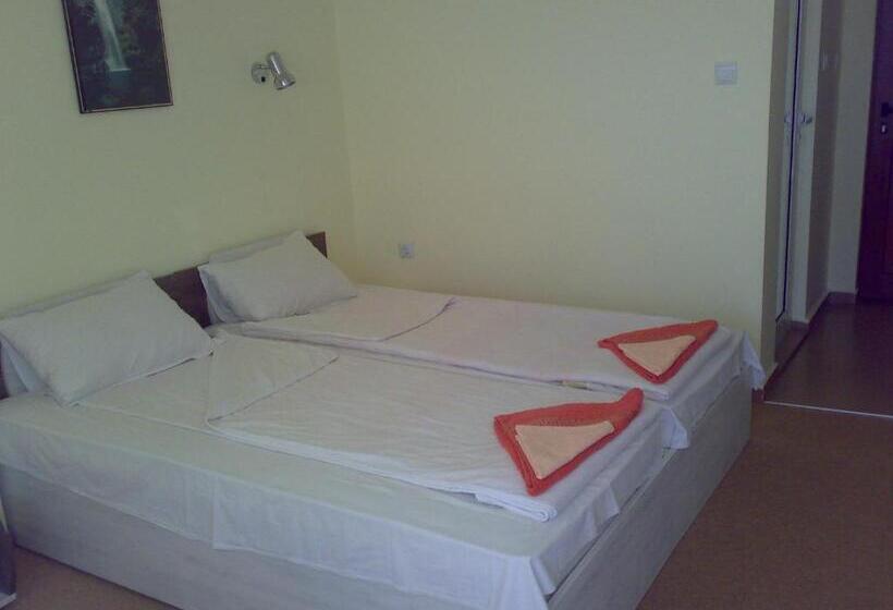 پانسیون Kovachevi House