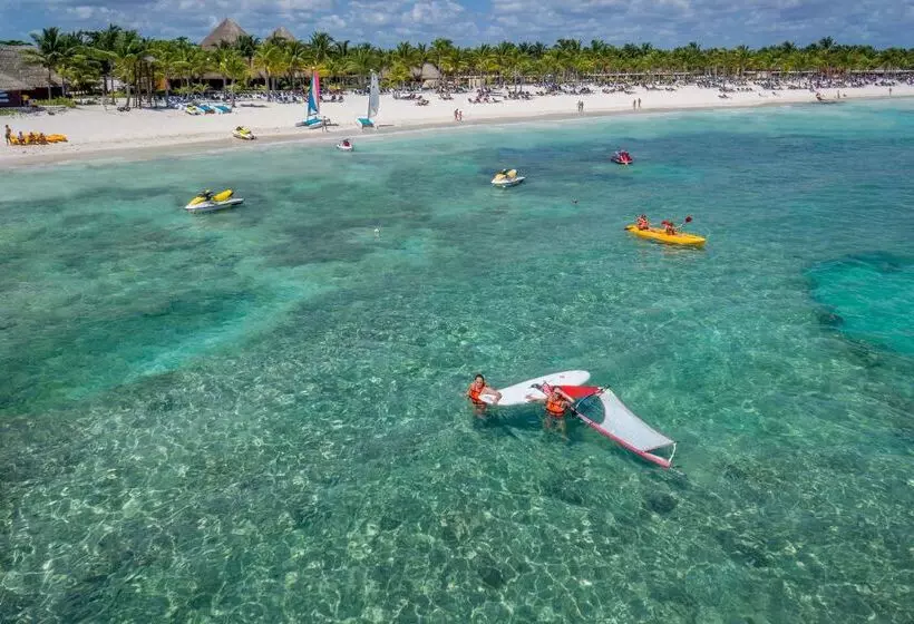 ホテル Barcelo Maya Beach  All Inclusive