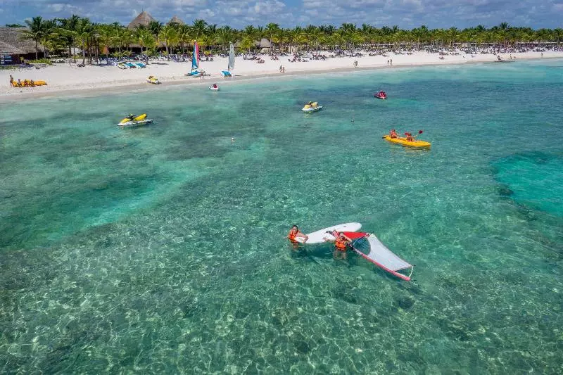 ホテル Barcelo Maya Beach  All Inclusive