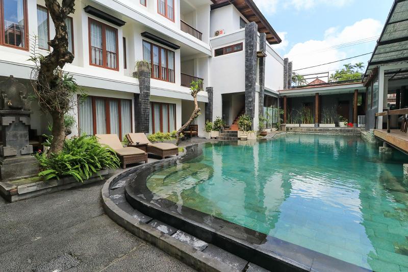 فندق Casa Padma Suites Legian