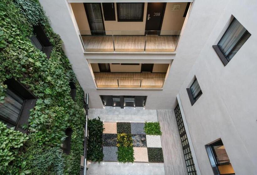 هتل Catalonia Avinyo