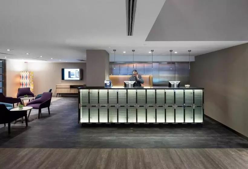 酒店 Catalonia Avinyo