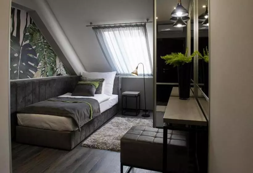 בית מלון כפרי Central