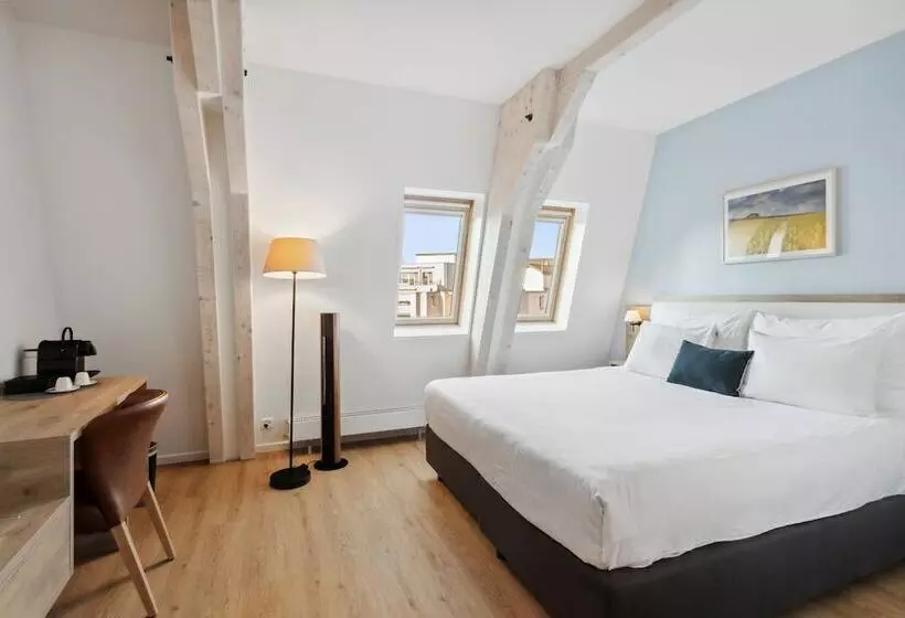 Отель Hôtel De La Couronne