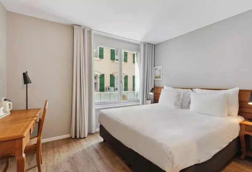 Отель Hôtel De La Couronne