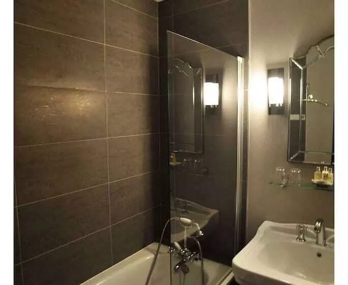 هتل De La Treille