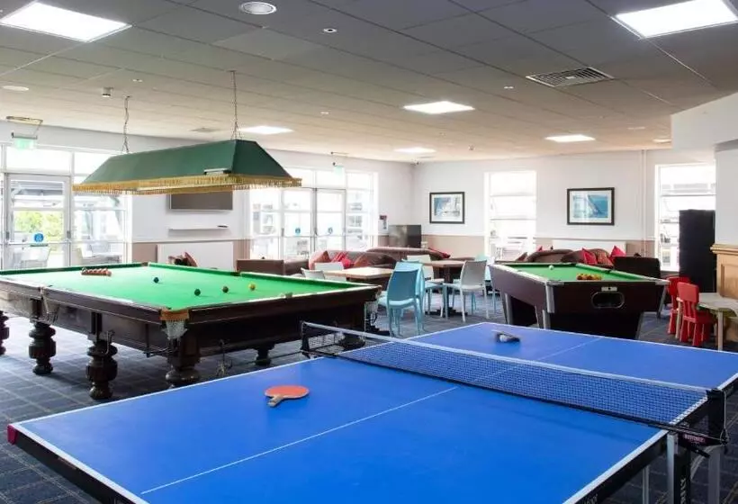 Отель Eastwood Hall