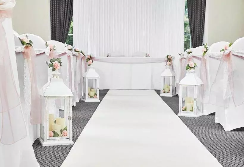 Отель Eastwood Hall