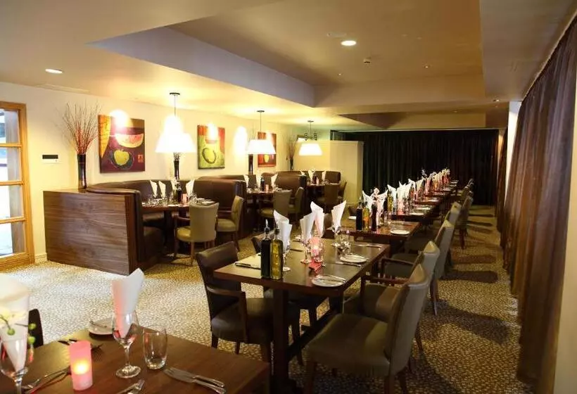 Отель Eastwood Hall