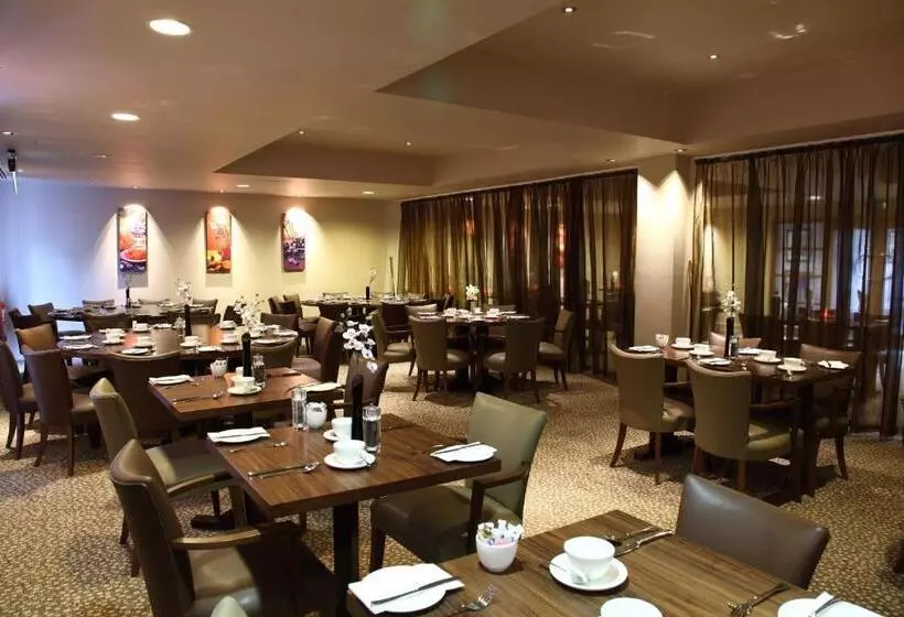 Отель Eastwood Hall