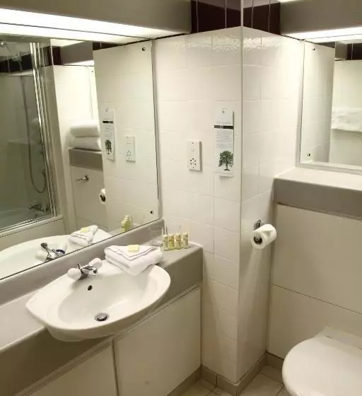 Отель Eastwood Hall