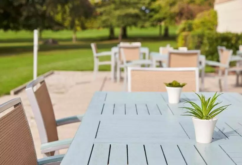 Отель Eastwood Hall