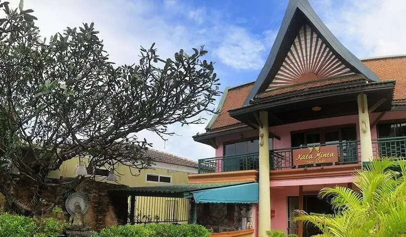 בית מלון כפרי Kata Minta Phuket