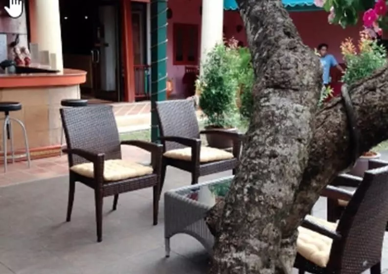 בית מלון כפרי Kata Minta Phuket