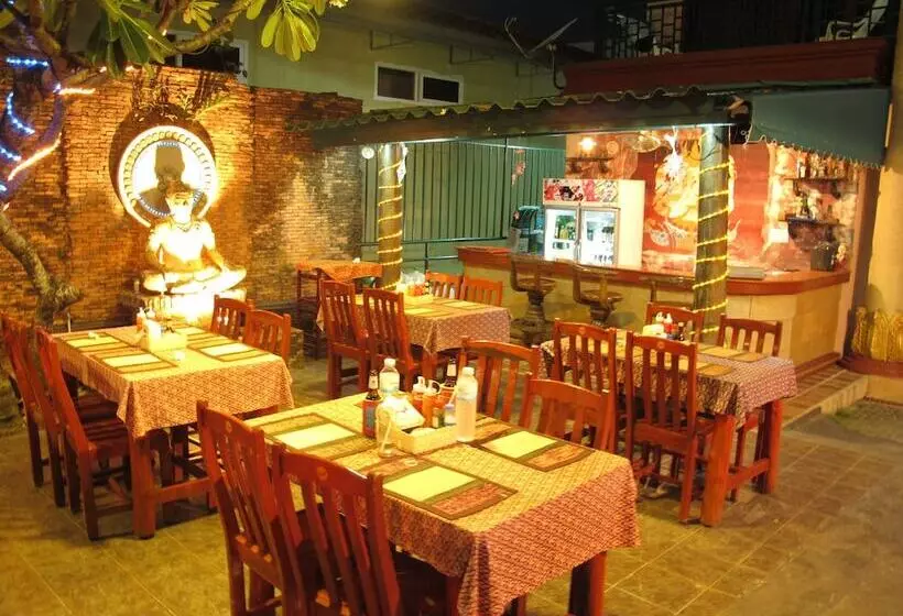 בית מלון כפרי Kata Minta Phuket