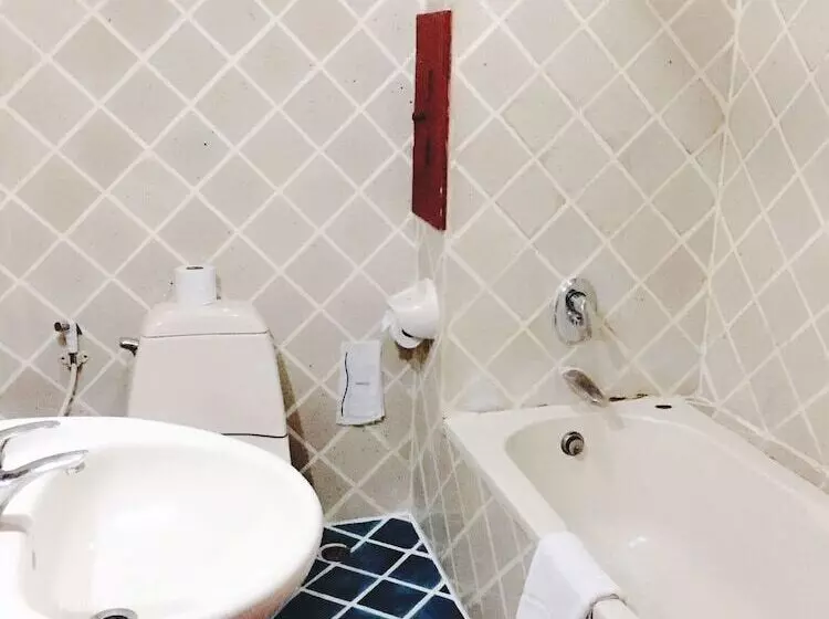 בית מלון כפרי Kata Minta Phuket