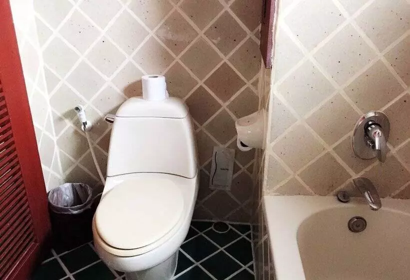 בית מלון כפרי Kata Minta Phuket