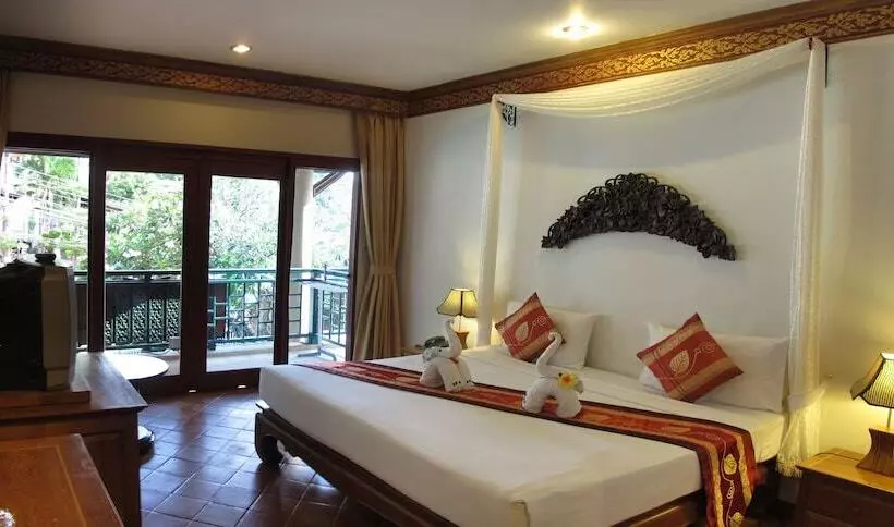 בית מלון כפרי Kata Minta Phuket