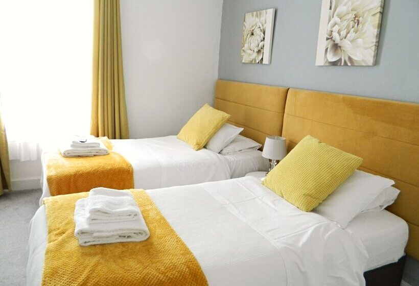 ホテル Kings Head Inn, Warwick