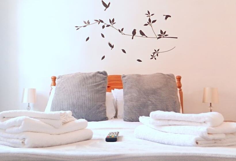 ホテル Kings Head Inn, Warwick