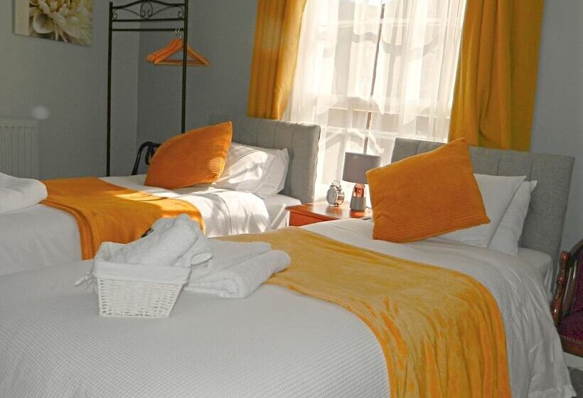 ホテル Kings Head Inn, Warwick