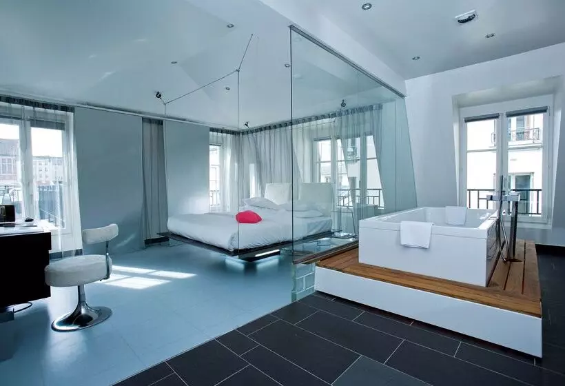 Kube Hotel Paris