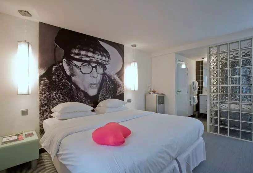 Kube Hotel Paris