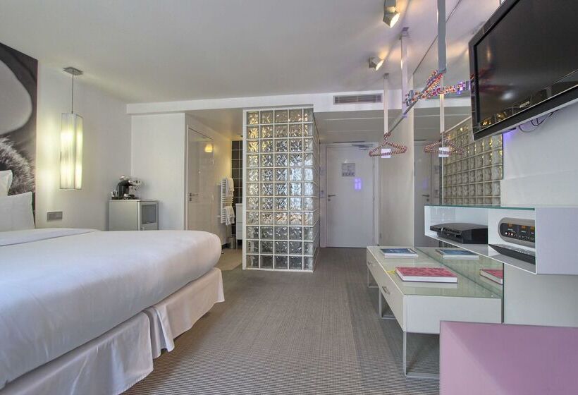 Kube Hotel Paris