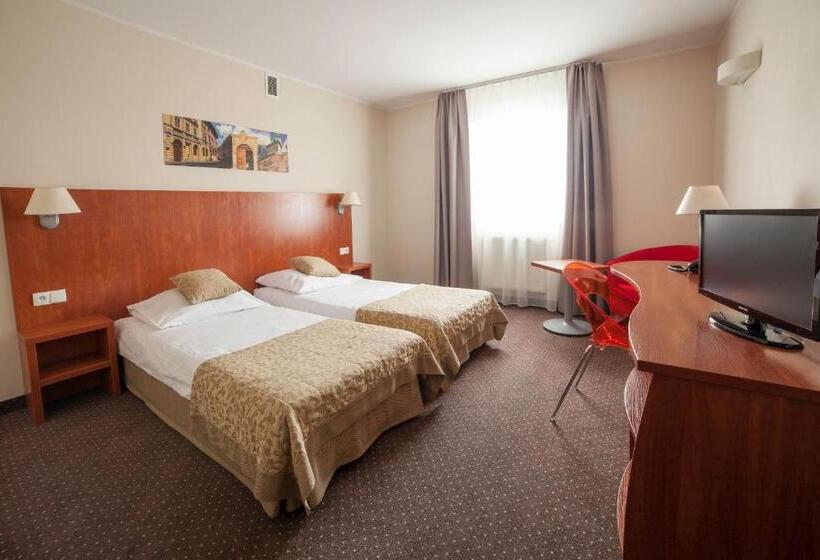 בית מלון כפרי Major Budget