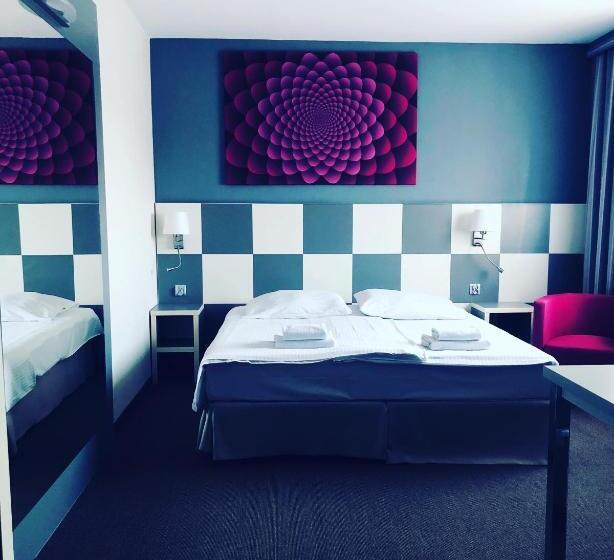 בית מלון כפרי Major Budget