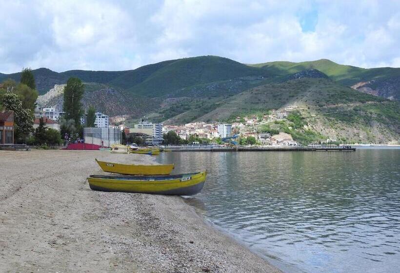 ホテル Sirena Pogradec