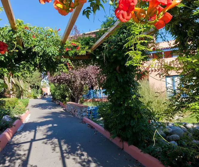 Resort Malibu Village