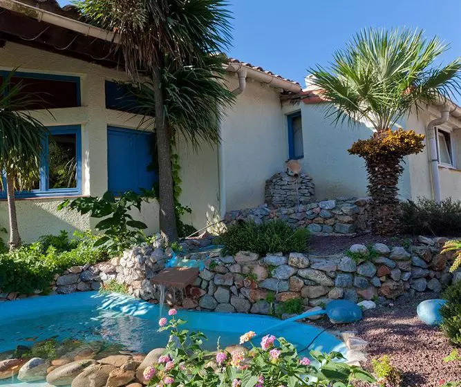 Resort Malibu Village