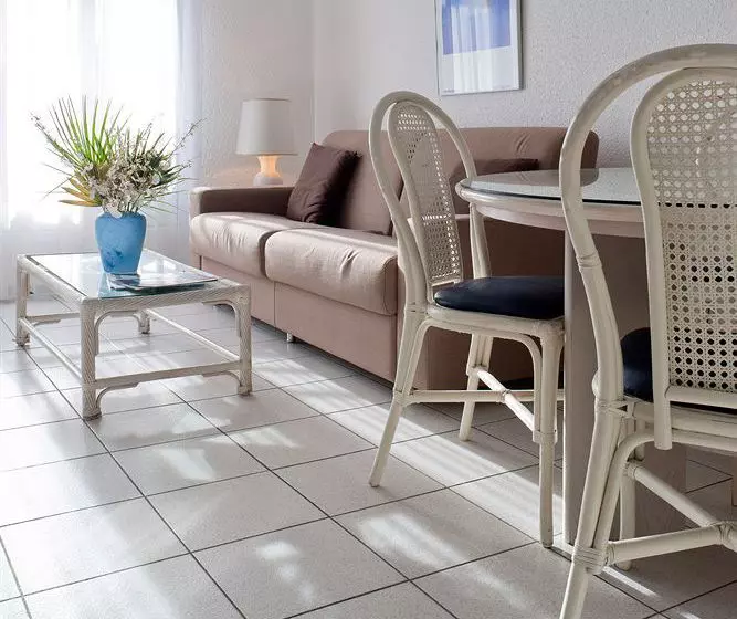 Resort Malibu Village