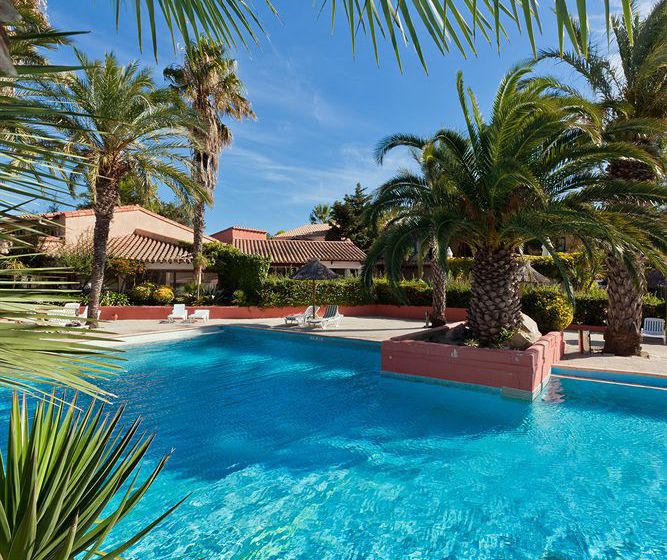 리조트 Malibu Village