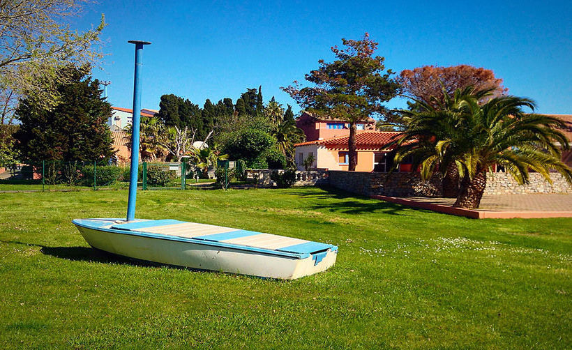 리조트 Malibu Village